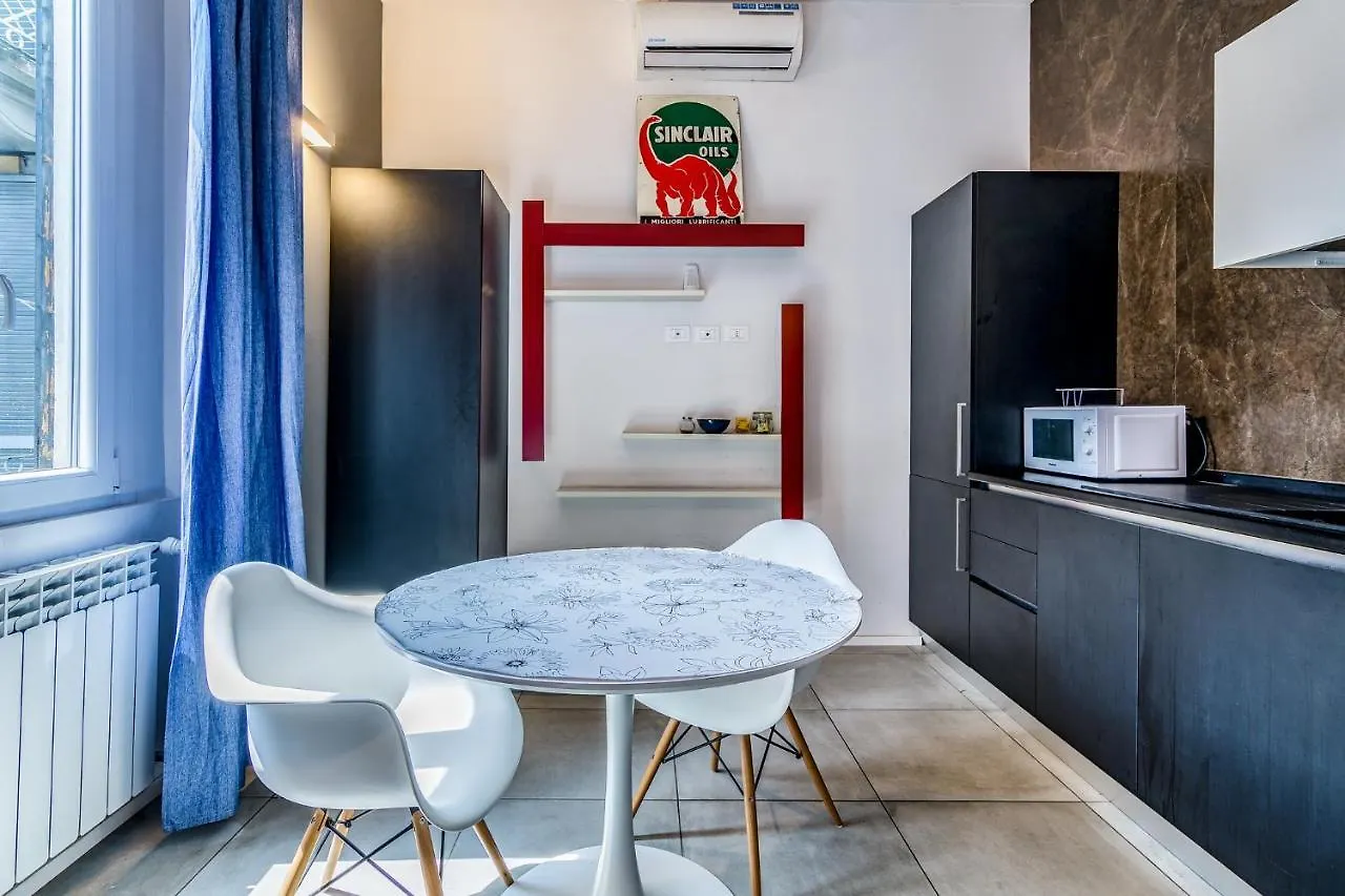 Studio Stazione Centrale Milan Italy
